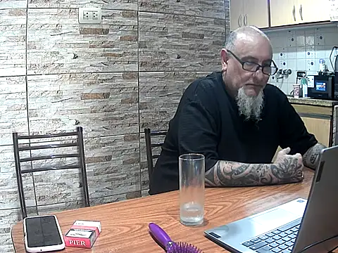 Show modela lacoloyelpela25 na web-kameri