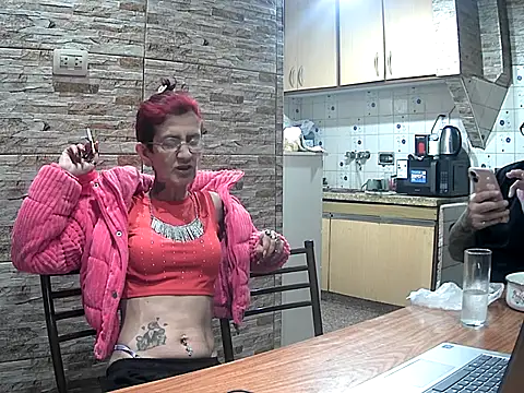 Chat XXX en directo de lacoloyelpela25