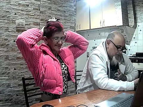 lacoloyelpela25 Show in webcam