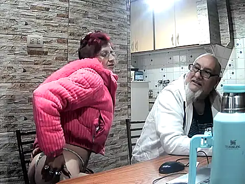Pokazy przed kamerką – lacoloyelpela25