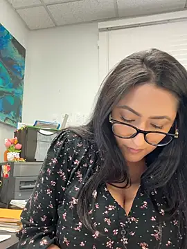 Chat +18 de Goddessxxrosexx ao vivo