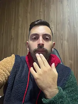 Show modela Nacho_Masters na web-kameri
