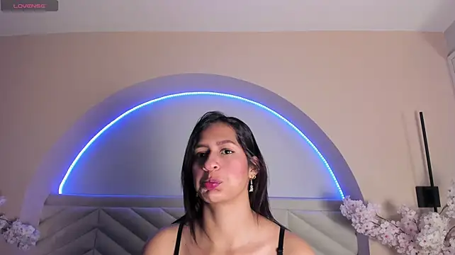 Bella_Williiams: онлайн-секс-чат