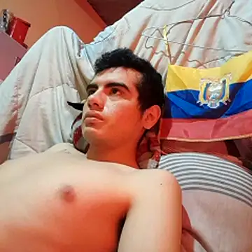 Ortiz3404: διαδικτυακό σόου στην κάμερα