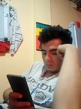 Ortiz3404's Live XXX Chat