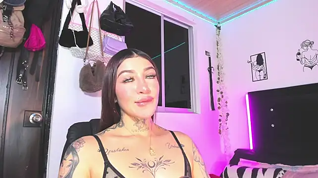 Anna_belly's Webcam Show