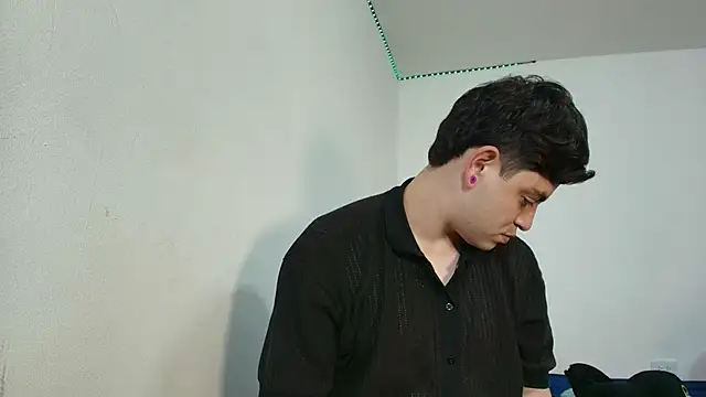 הופעת וובקאם של Naughty_Nights_Live