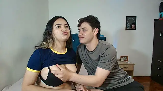 Naughty_Nights_Live 网络视讯表演