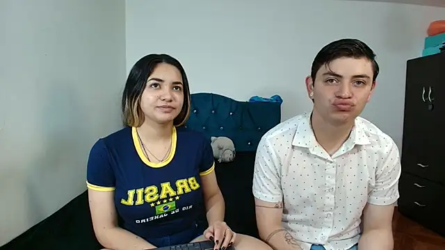 Naughty_Nights_Live: διαδικτυακό σόου στην κάμερα
