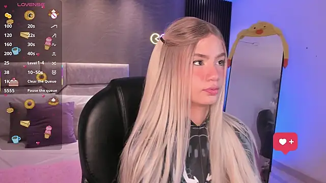 Arinextdoor's Webcam Show