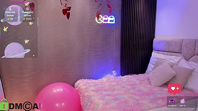 Arinextdoor's Live Chat Room