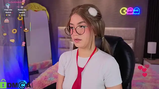 Arinextdoor's Live XXX Chat