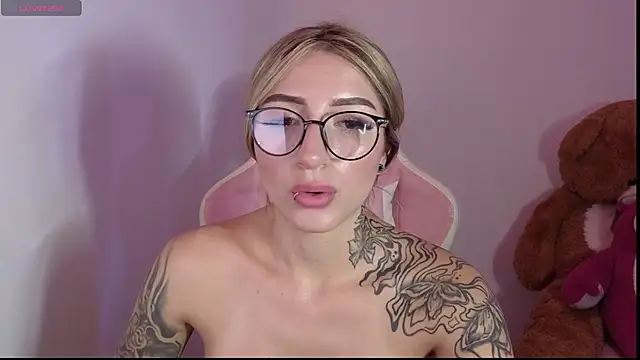 Chatroom XXX en direct de megann_adamss