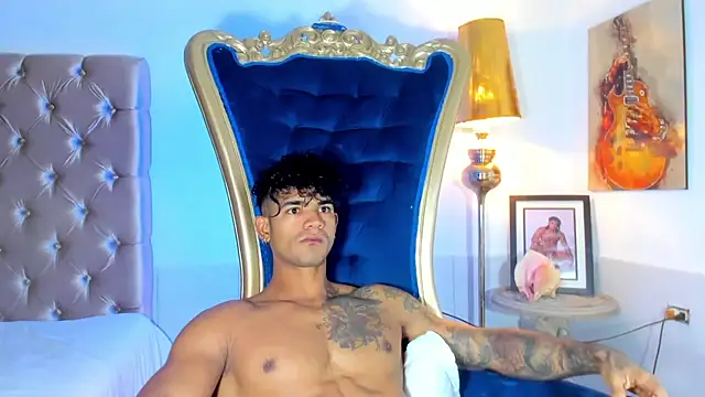 Show modela antonio__444 na web-kameri