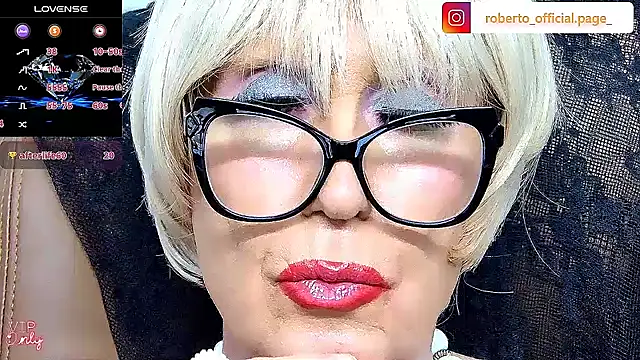 ROBY_SWEETHOT: διαδικτυακό σόου στην κάμερα
