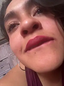 EmilyNoir1のライブXXXチャット