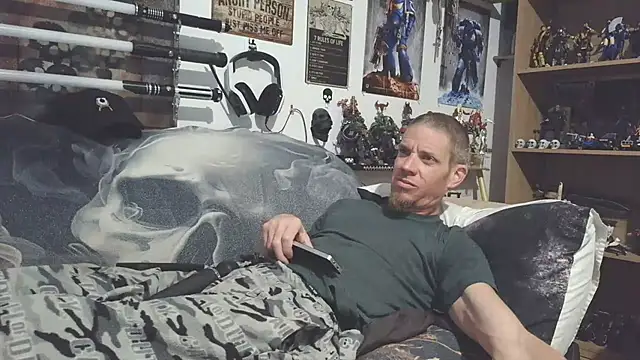 TomXXII Show in webcam