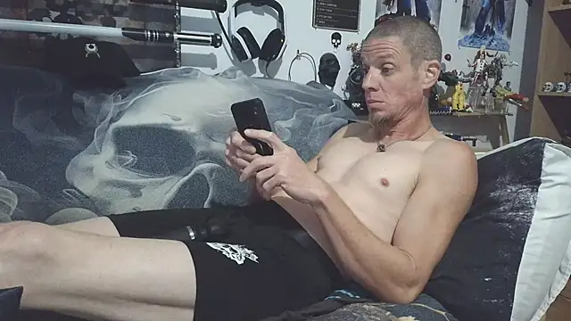 TomXXII Show in webcam