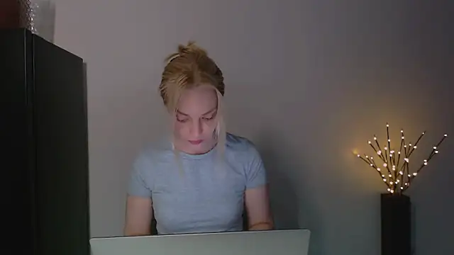 Lia_noo_regrets' Live XXX Chat