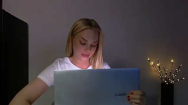 Lia_noo_regrets Adlı Modelin Canlı XXX Sohbeti