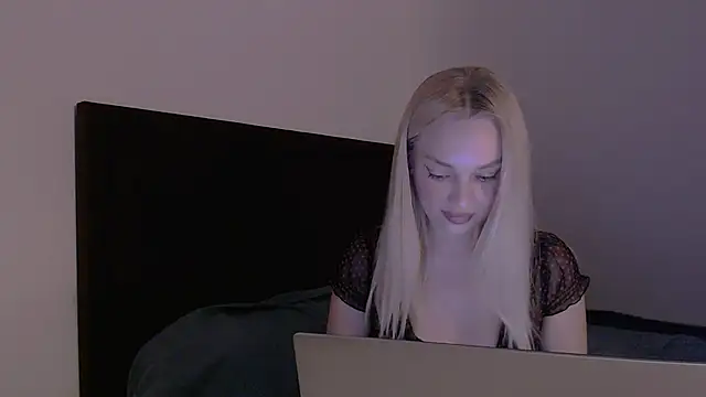 Chat +18 de Lia_noo_regrets ao vivo