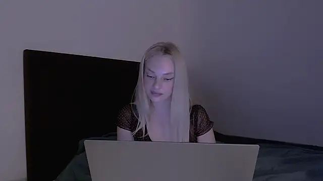 Lia_noo_regretsのライブXXXチャット
