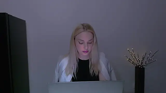 Lia_noo_regrets Pertunjukan Webcam