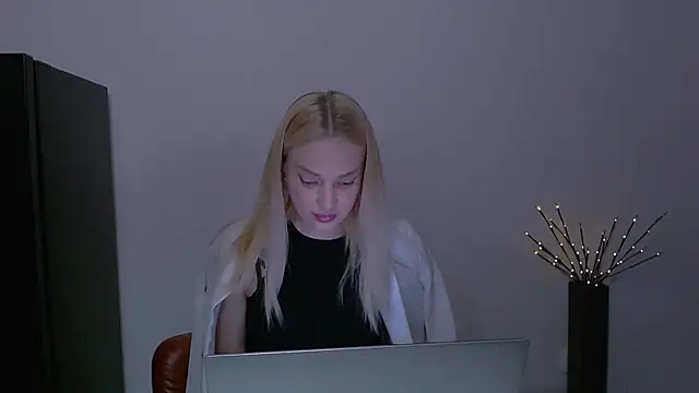 Lia_noo_regrets' Webcam Show