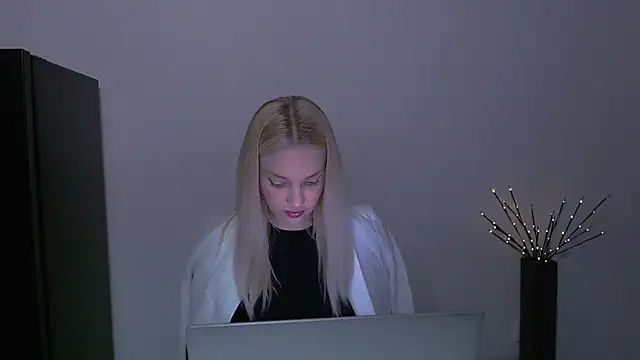 Lia_noo_regrets 网络视讯表演
