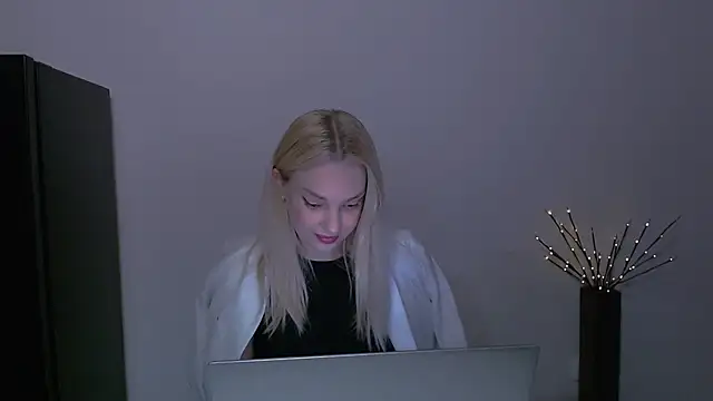 Lia_noo_regrets Adlı Modelin Web Kamerası Şovu