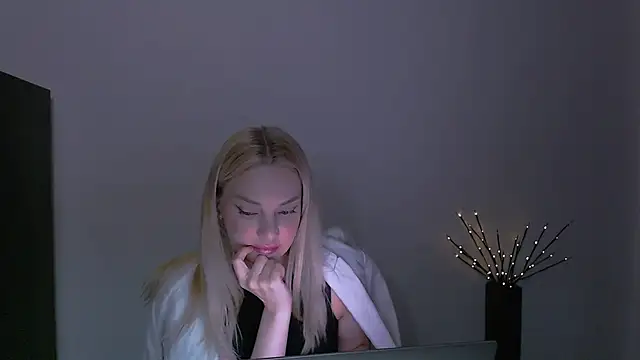 Lia_noo_regrets Adlı Modelin Web Kamerası Şovu