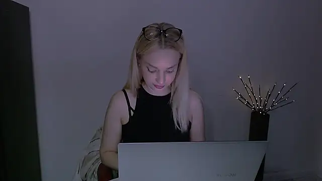 Lia_noo_regrets' Webcam Show