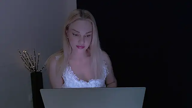 Lia_noo_regretsのウェブカメラショー