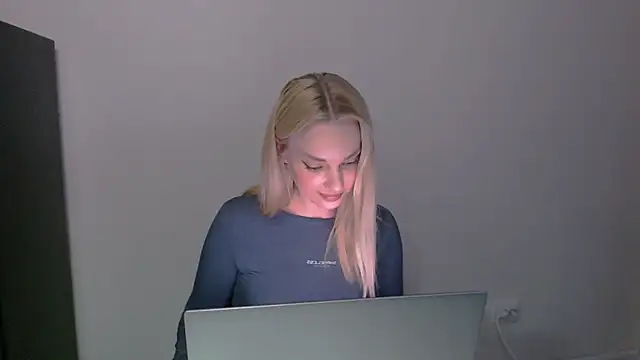 Lia_noo_regrets' Webcam Show