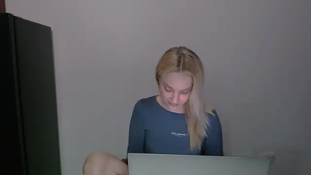 Lia_noo_regrets Pertunjukan Webcam