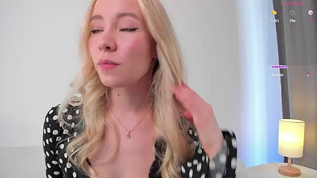 DanaCandy – Naživo XXX chat
