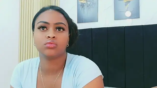 MySugarmoomy's Live XXX Chat