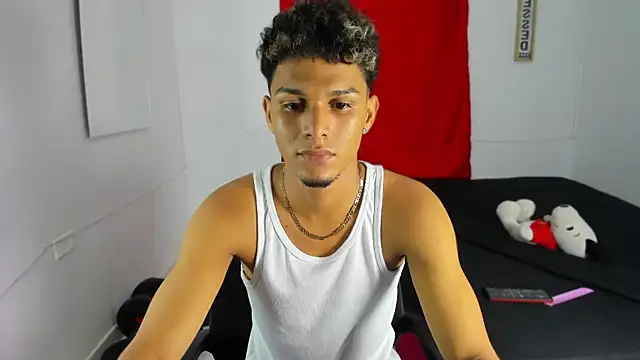 Chatroom XXX en direct de Master_hot06