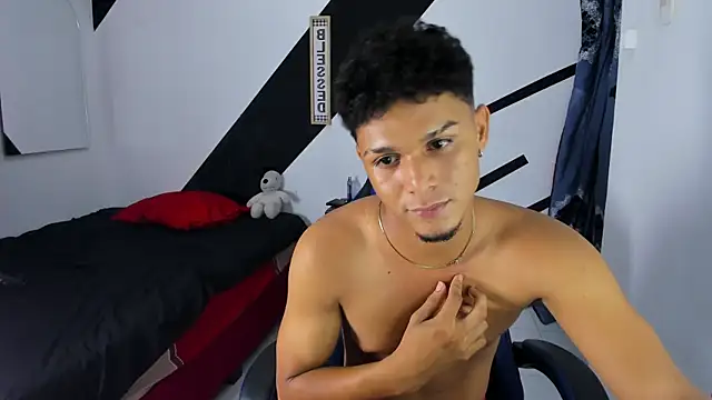הופעת וובקאם של Master_hot06