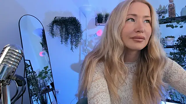 AstraMonroe's Live XXX Chat