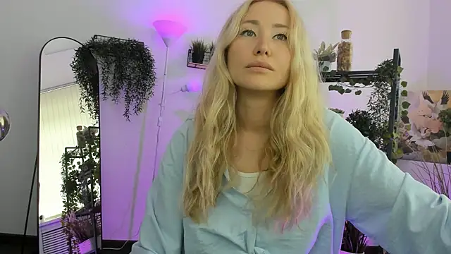AstraMonroe Chat XXX in diretta