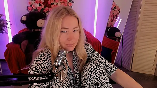 AstraMonroe's Live XXX Chat