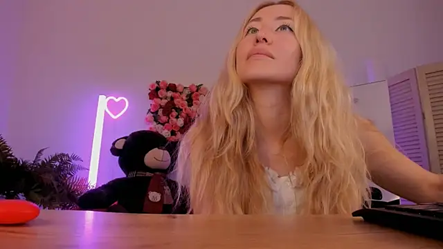 AstraMonroe's Live XXX Chat