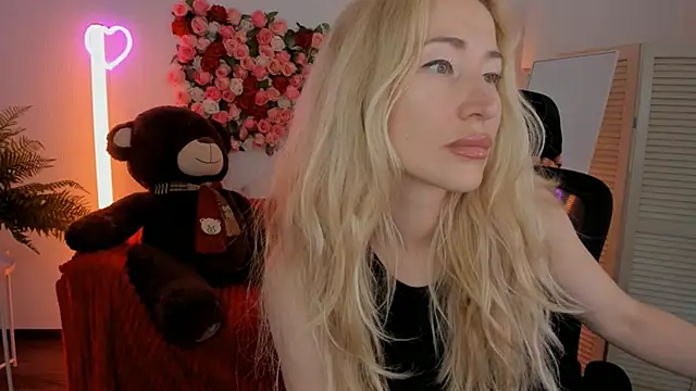 AstraMonroen Live XXX chat