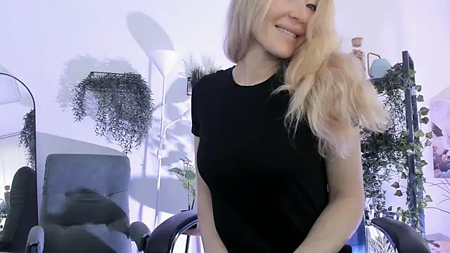 AstraMonroe's Live XXX Chat