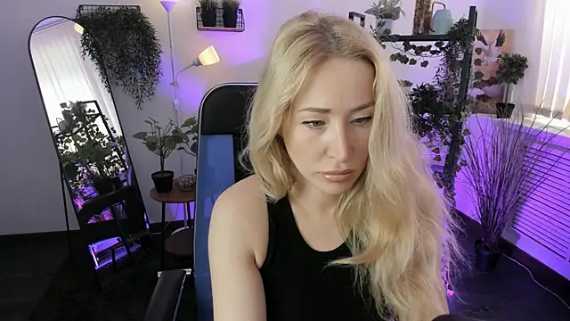 Chatroom XXX en direct de AstraMonroe