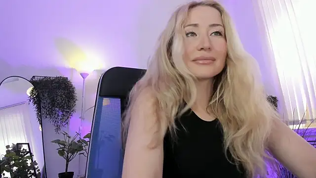 AstraMonroe Chat XXX in diretta