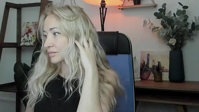 Chat XXX en directo de AstraMonroe