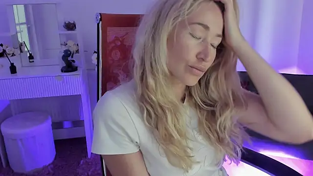 Chat XXX en directo de AstraMonroe