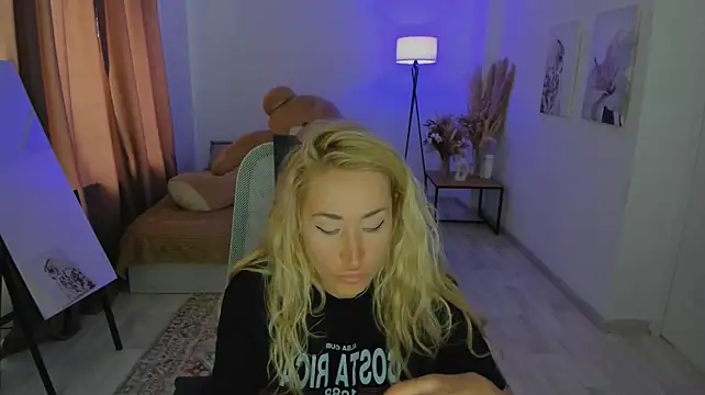 AstraMonroe's Live XXX Chat